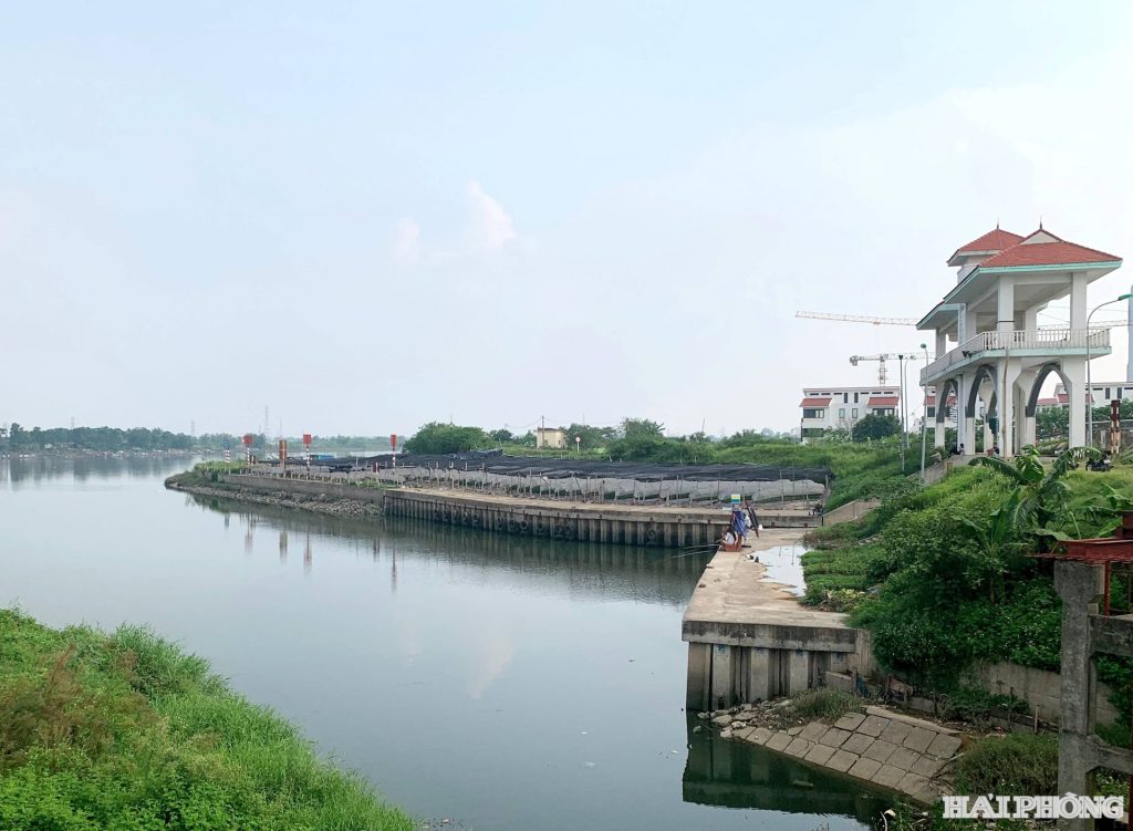 Dự kiến vị trí xây dựng cầu Bùi Thị Xuân phía bờ phường Hải Dương nối sang phường Nam Đồng. Ảnh: PHẠM CƯỜNG