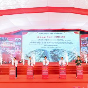 Các đại biểu thực hiện nghi thức khởi công dự án tái định cư đường sắt lào cao hà nội hải phòng ở phường dương kinh